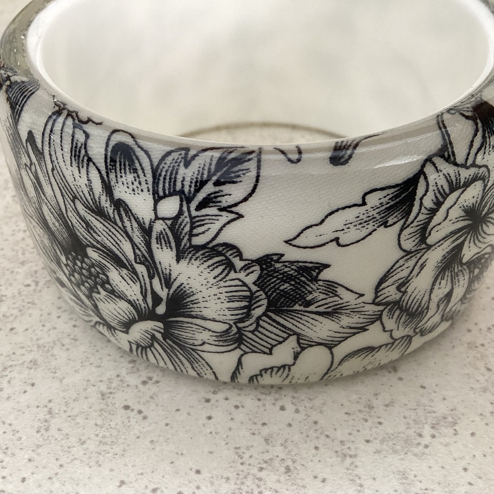 Wide acrylic b&w floral design slip on bracelet